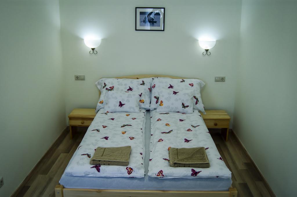 Csongradi Vendegvaro Apartmanok, Szarka Haz מראה חיצוני תמונה