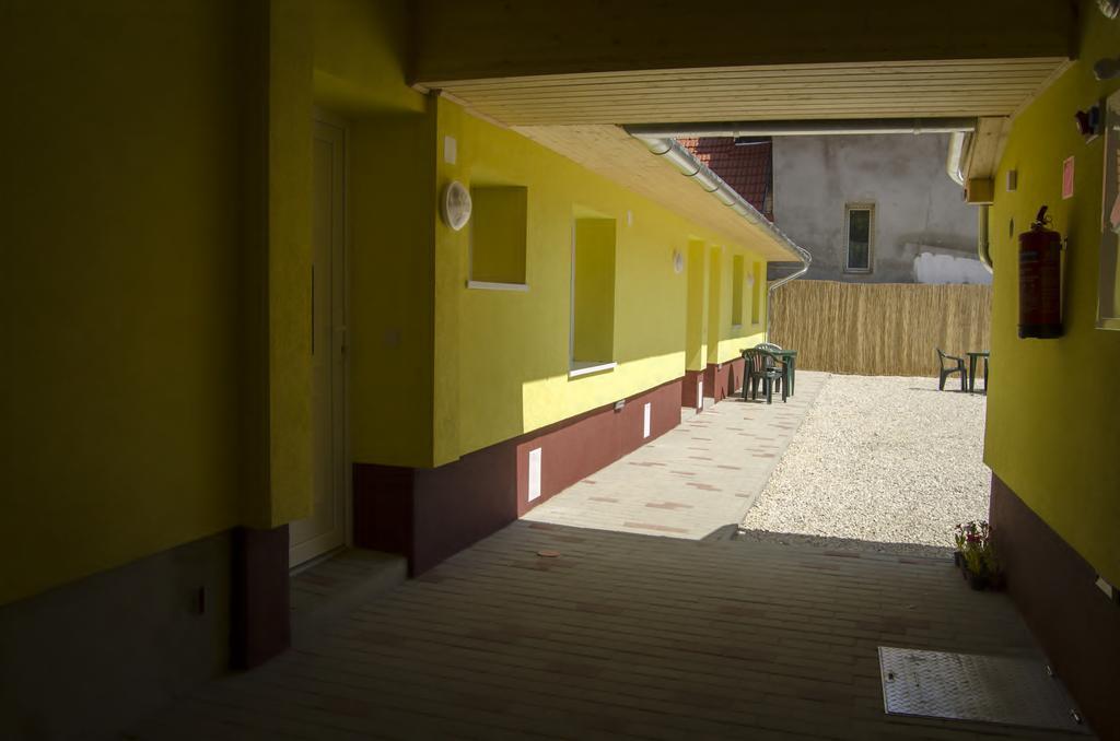 Csongradi Vendegvaro Apartmanok, Szarka Haz מראה חיצוני תמונה